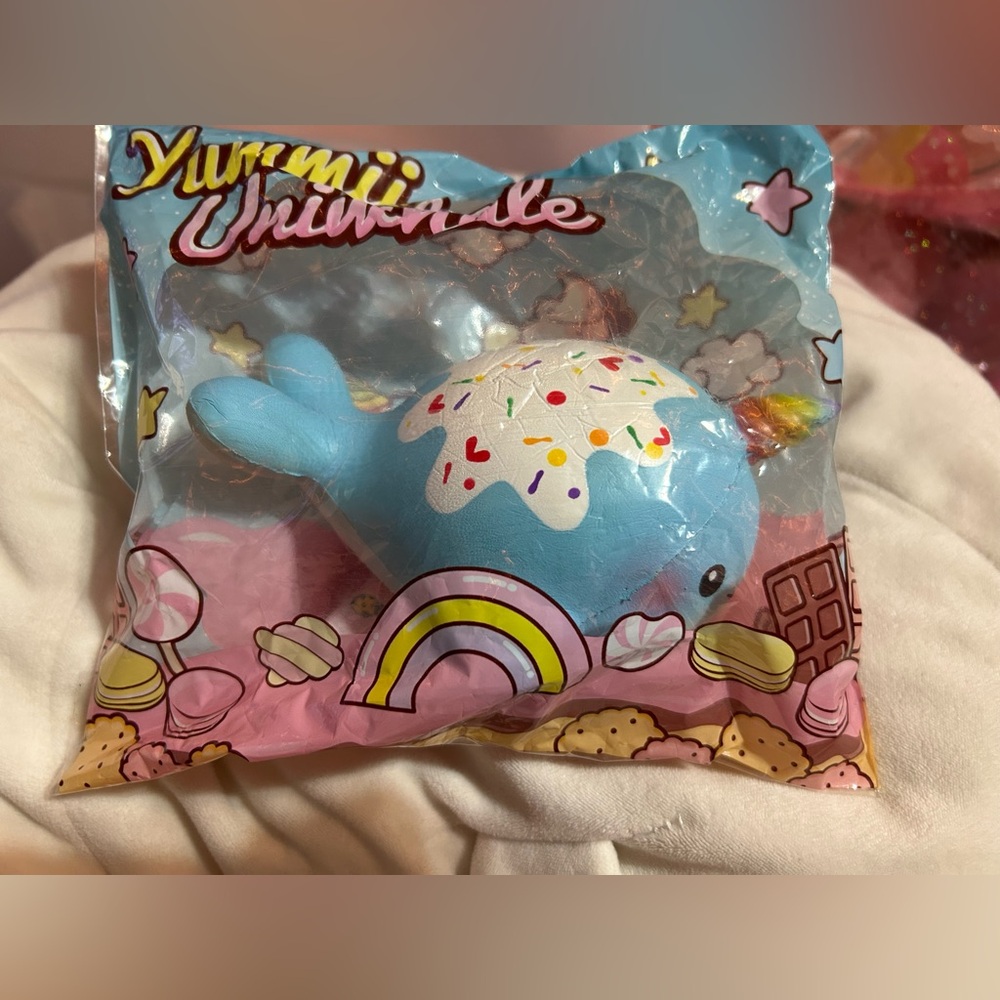 RARE Creamiiicandy Yummi Uniwhale Squishy